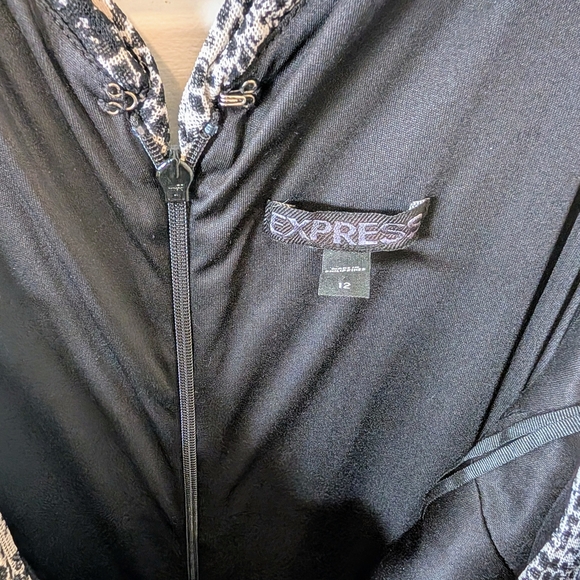 Express Ruched Black and White Dress - Picture 5 of 5